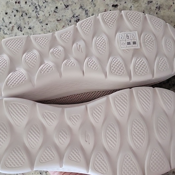 Skechers go walk slip in sneakers - Picture 2 of 9